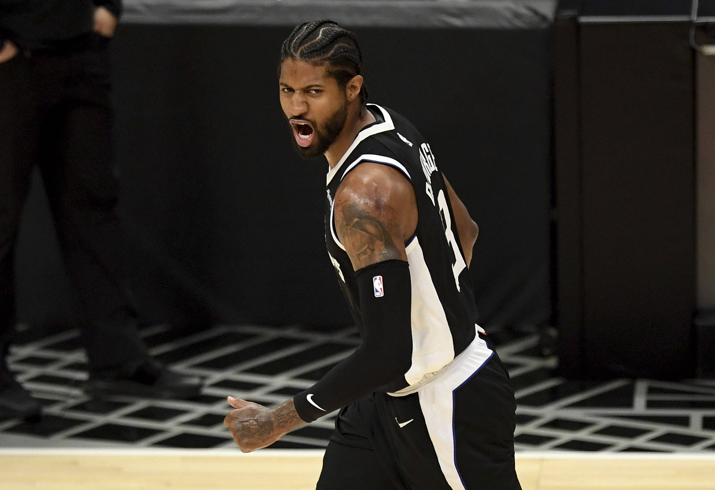 其背后的本 其背后的本